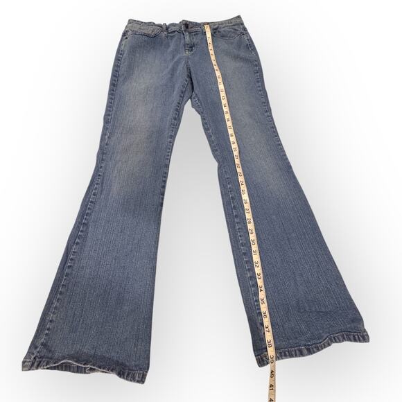 SO wear it declare it -Vintage Style Flared Jeans Medium Blue Size 13A women's - Picture 3 of 9
